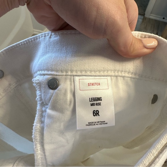 Express Women's Cream Skinny Jeans - Picture 4 of 4